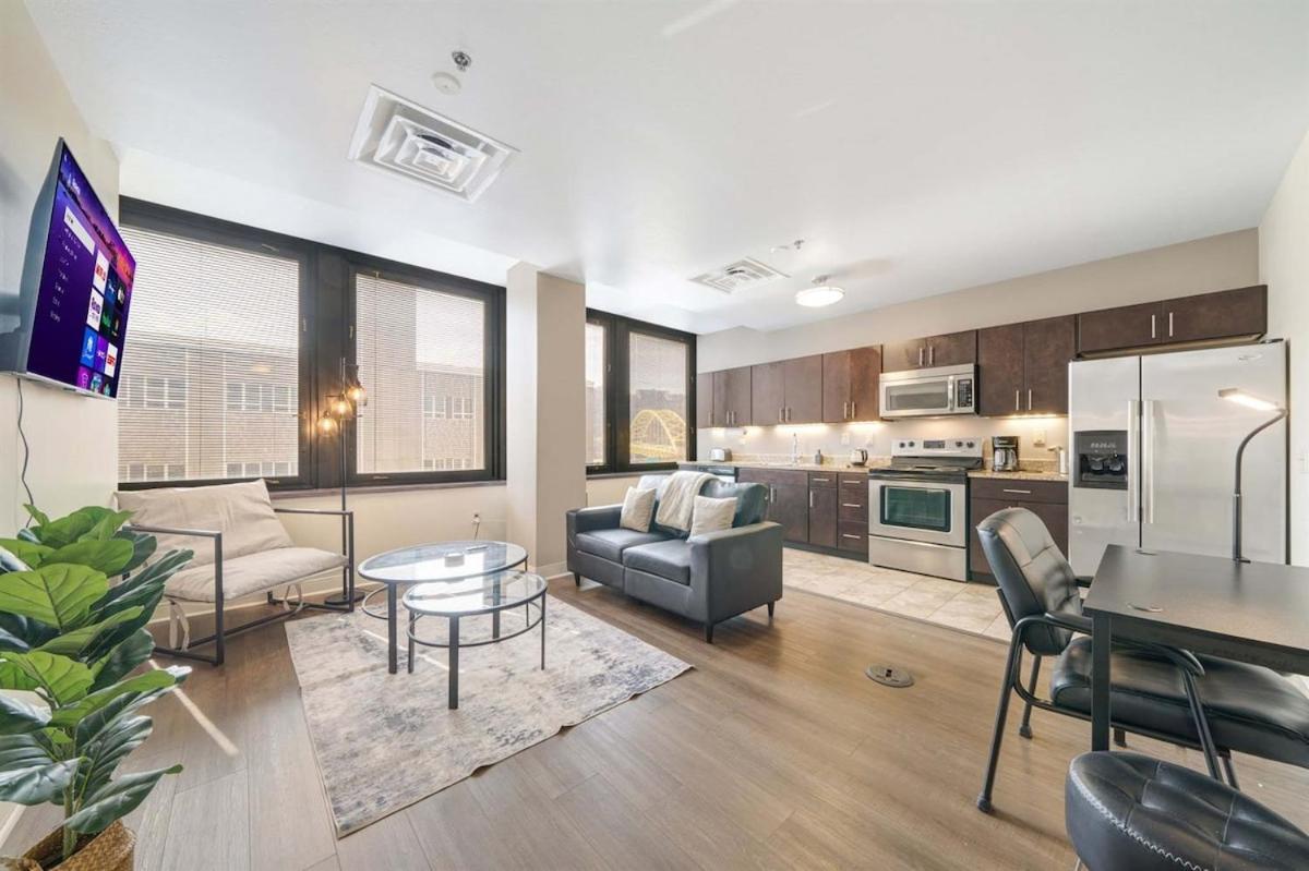 Appartamento Modern Chic Heart Of Pittsburgh 24-7 Parking Gym Lounge Esterno foto